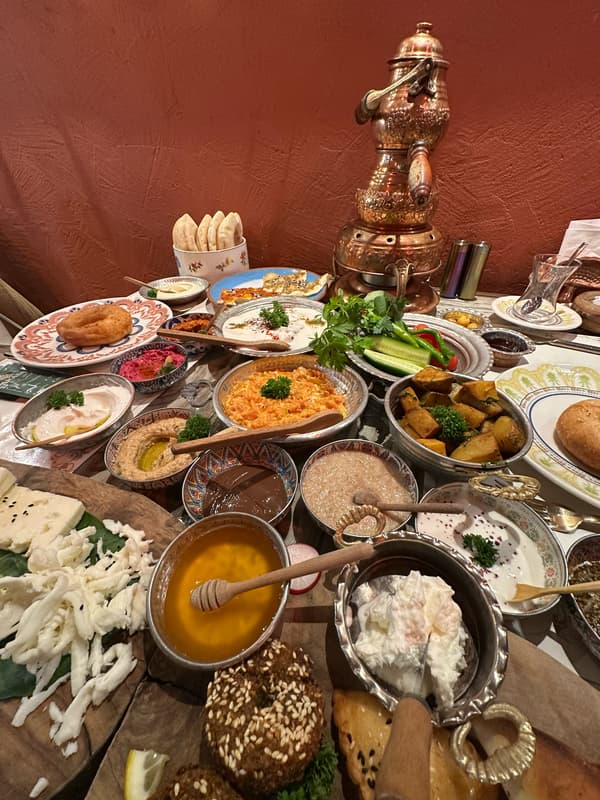 Arada Endülüs Breakfast & Lebanese Cuisine
