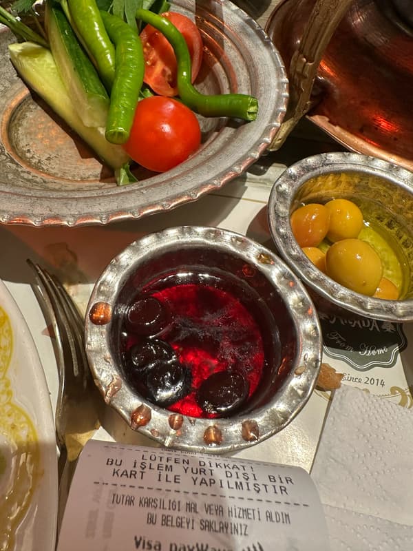 Arada Endülüs Breakfast & Lebanese Cuisine