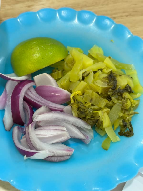 Khao Soi Lung Prakit Kad Gom