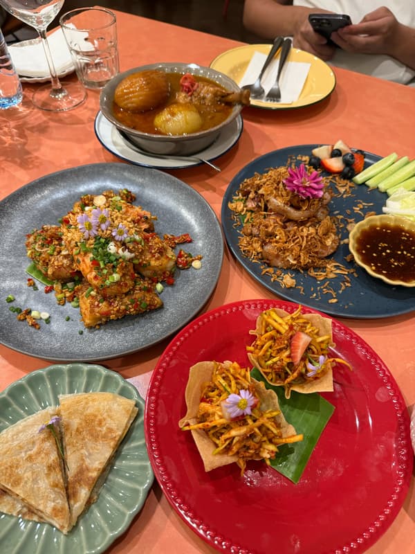 Son Charoennakhon