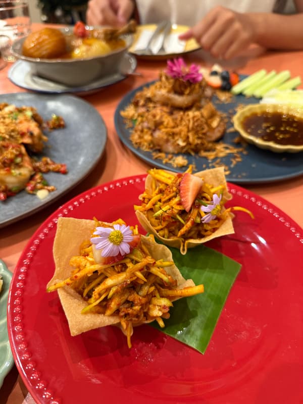 Son Charoennakhon